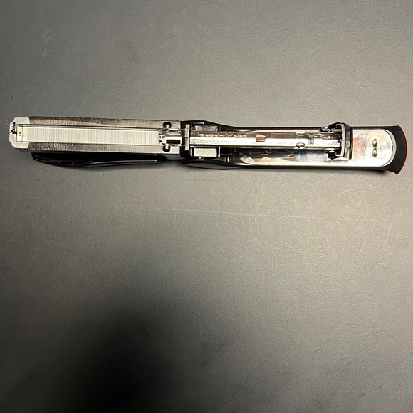 COPY - Paperpro One Finger Stapler - The Prodigy. 25 sheet power. Black/Silver. - Picture 6 of 6